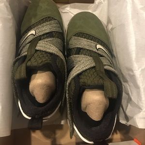 nike lebron soldier x11